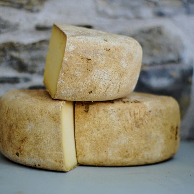 Tre formaggi pecorini tipici dall'Abruzzo interno | © Pexels