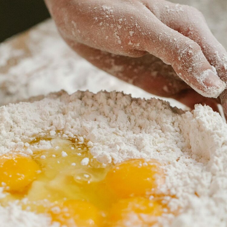 Elaborazione del dolce tipico abruzzese: le ferratelle | © Pexels