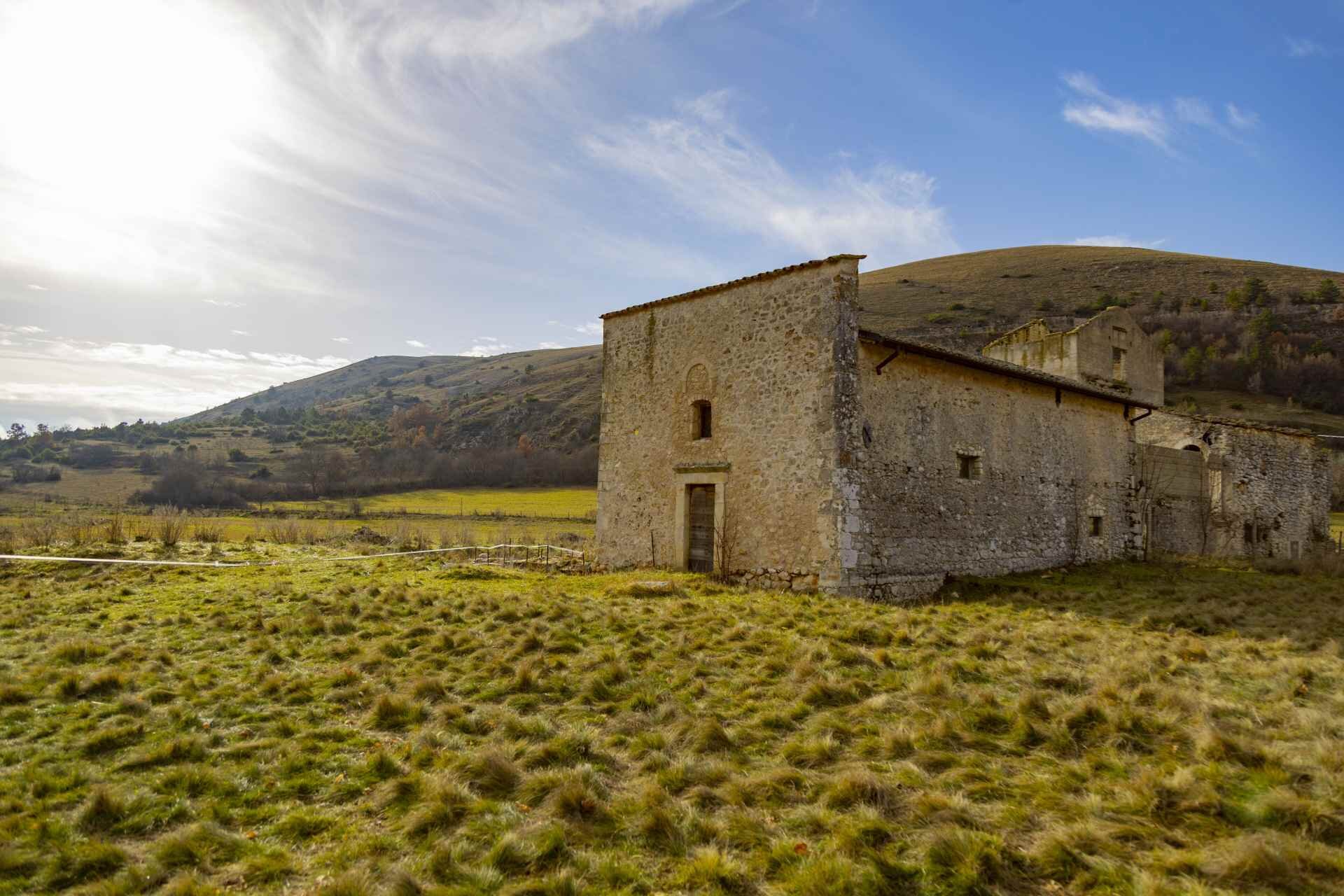 Calascio - Castel del Monte