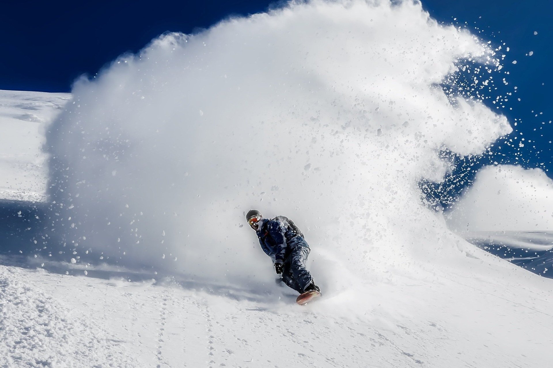 Snowboarder sulle piste dell'Abruzzo | © Pixabay