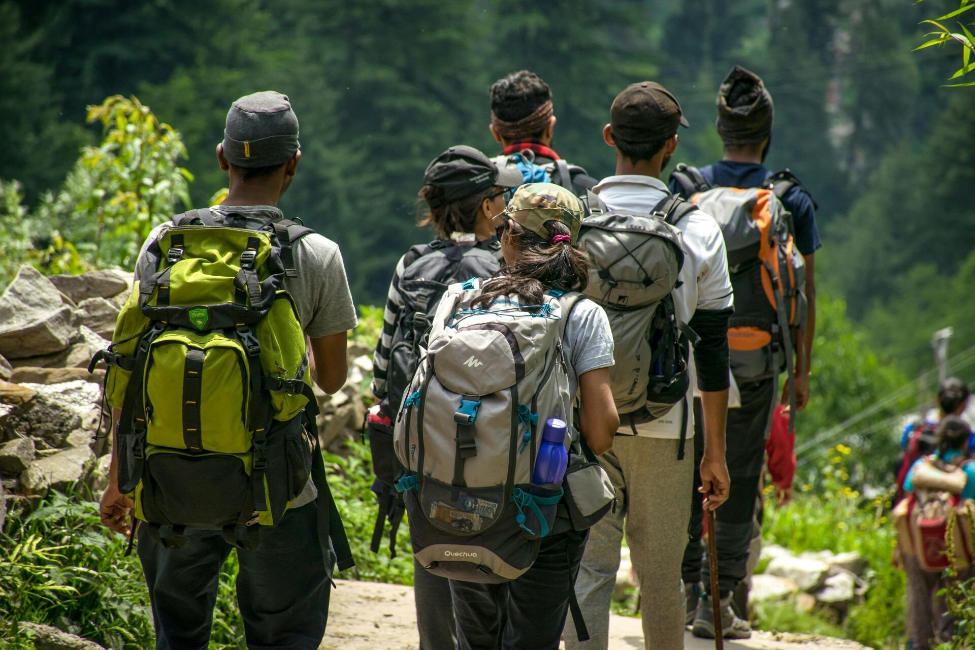 Grupo di escursionisti in un sentiero sugli Appennini abruzzesi | © Pexels
