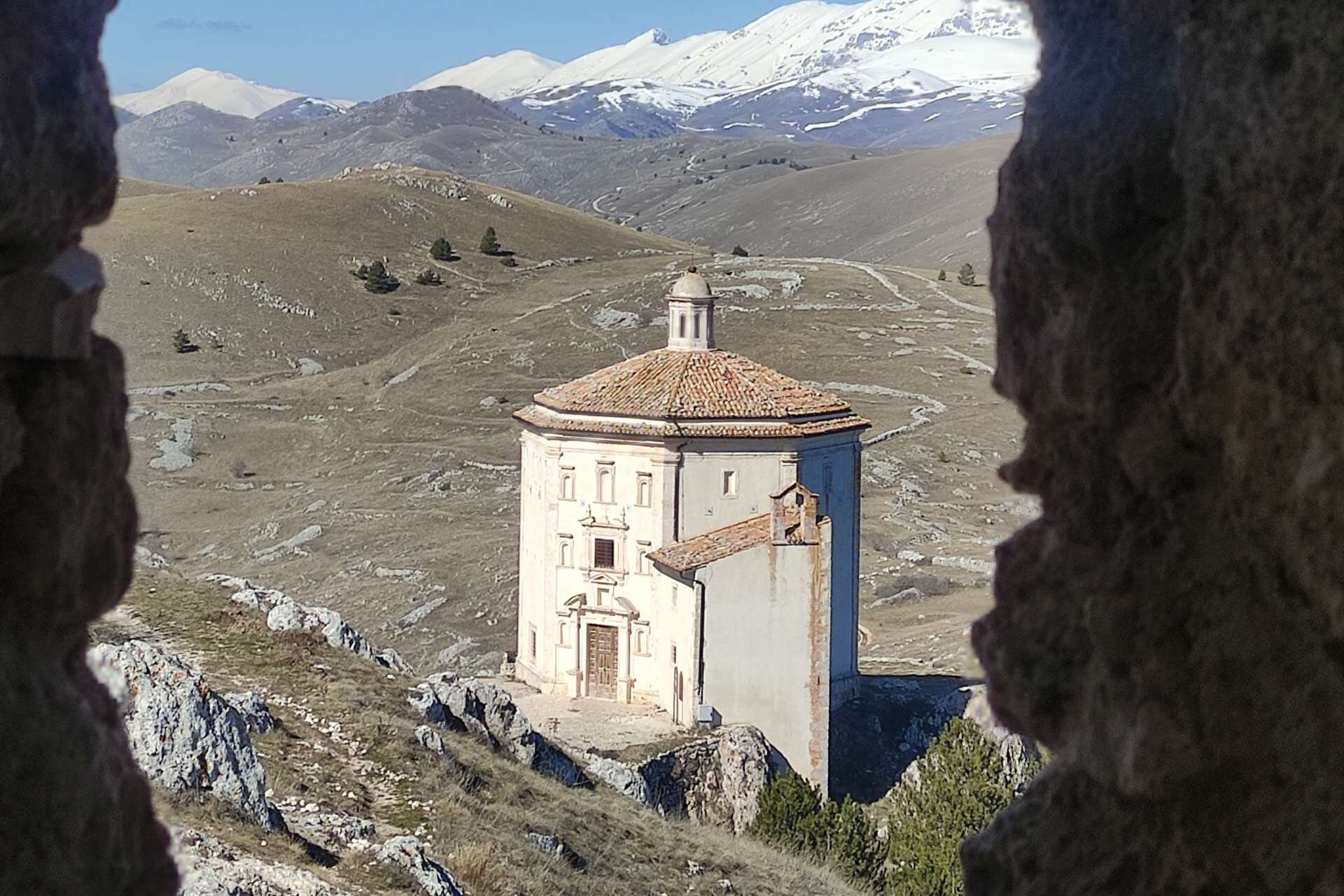 Vista panoramica dal castello di Rocca Calasio in Abruzzo | © Kumbe