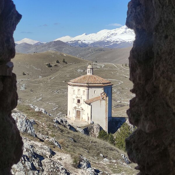 Vista panoramica dal castello di Rocca Calasio in Abruzzo | © Kumbe